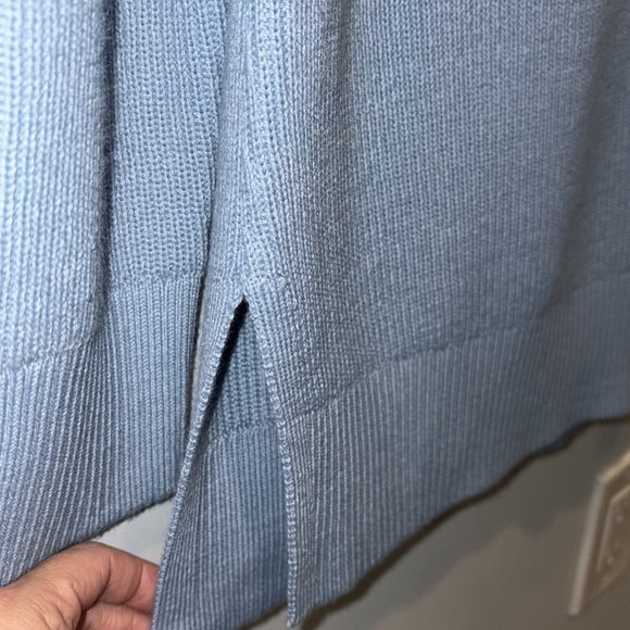 Athleta Hanover Refined Merino Wool Vneck Pullover Sweater Size Small Light Blue - Picture 8 of 13